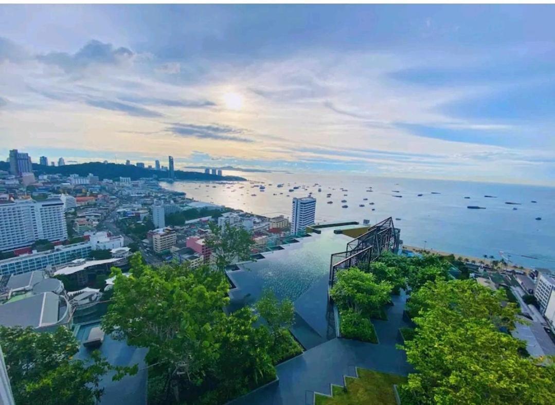 Edge Central Pattaya Condo Esterno foto